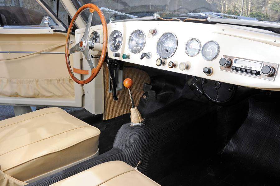 Интерьер Siata Daina SL Coupe 1952 года  (фото 20 из 21)